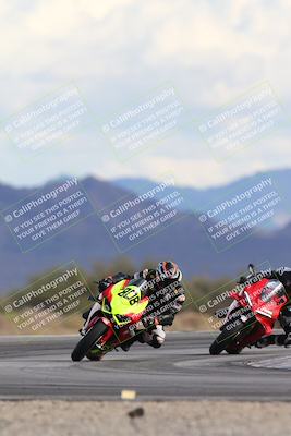 media/Nov-16-2025-Race Pace (Sun) [[8c5fa54630]]/Non Verified Riders (1st 20 Minutes)/5-Turn 15 (110pm)/